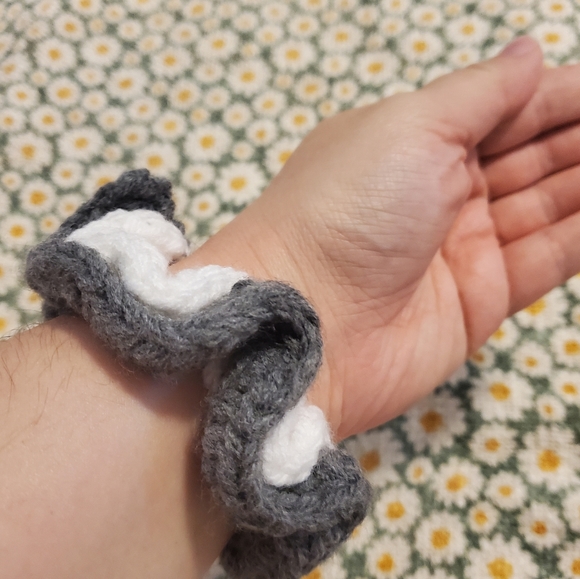 Hamemade Scrunchies - Picture 4 of 11